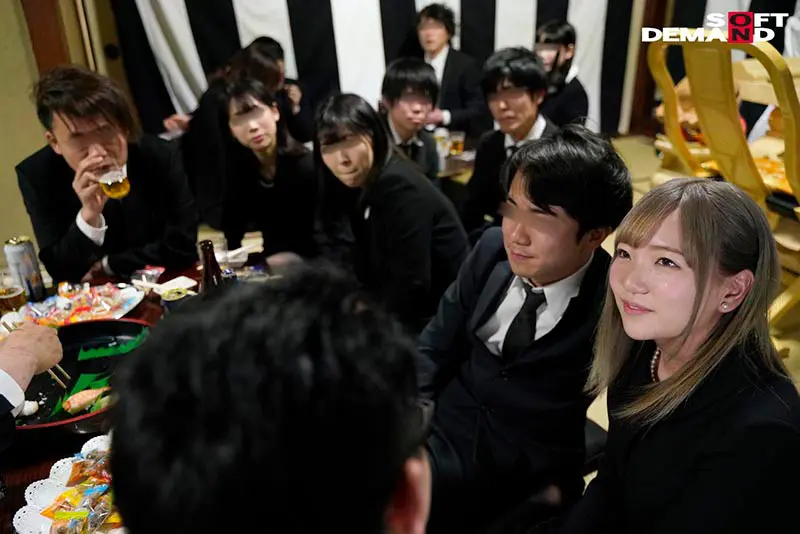法事で7年ぶりに再会した同級生たちに酔わ…  (1sdam00051)-6