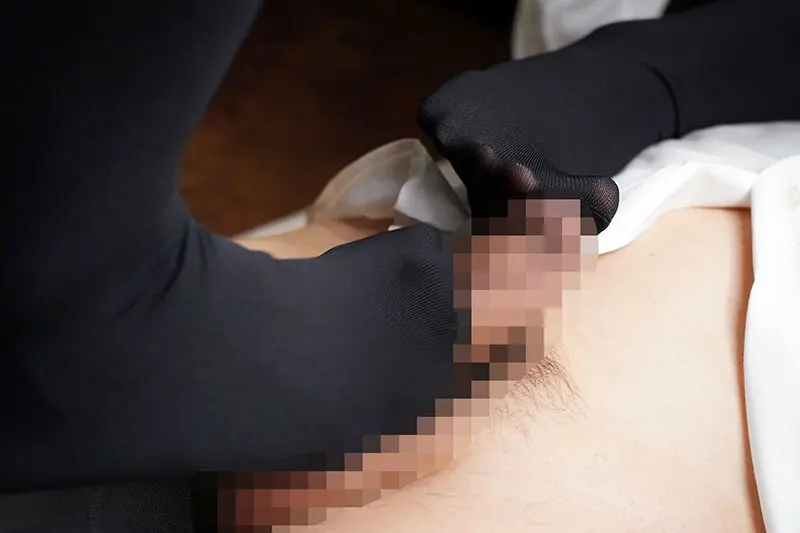 いろいろなデニール数の黒タイツに挟まれた… 黒川すみれ (dvmm00117)-3