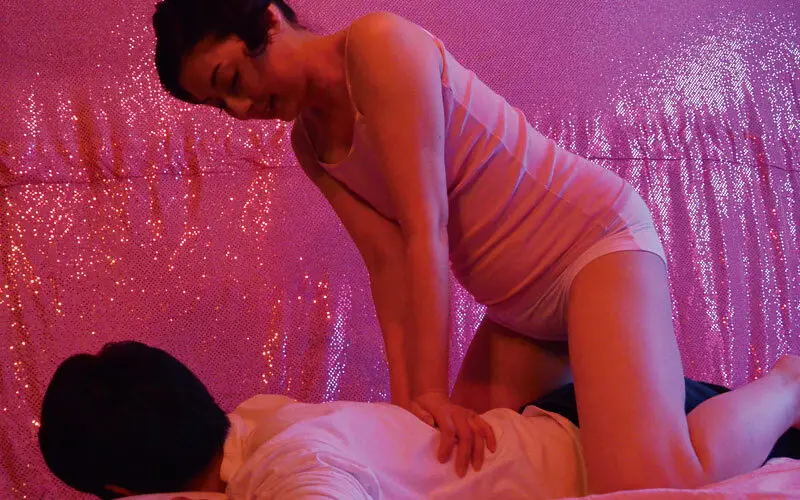 美熟女手コキ系風俗店本番交渉潜入映像流出…  (erdm00184)-2