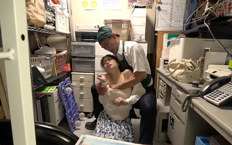 万引き スーパーの人妻たち ●メス堕ちし… 宮沢ちはる (h_113spe00004)-9