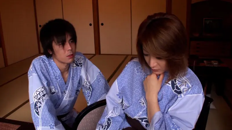 熟れたカラダを持て余す美人母さん！家族風…  (h_1724a059g00003)-7