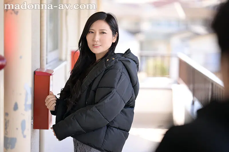 甘い囁きに流されるまま、僕は大学を留年す… 椎名ゆな (juq00342)-1