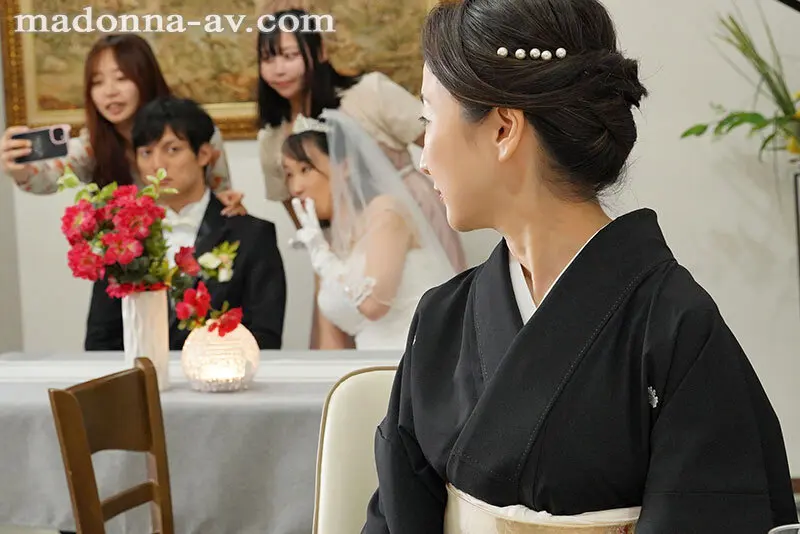 娘の幸せを見届けながら…。披露宴で娘婿に… 瀬尾礼子 (roe00417)-2